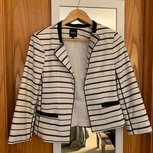 Black & White Stripped Quarter Sleeve Blazer